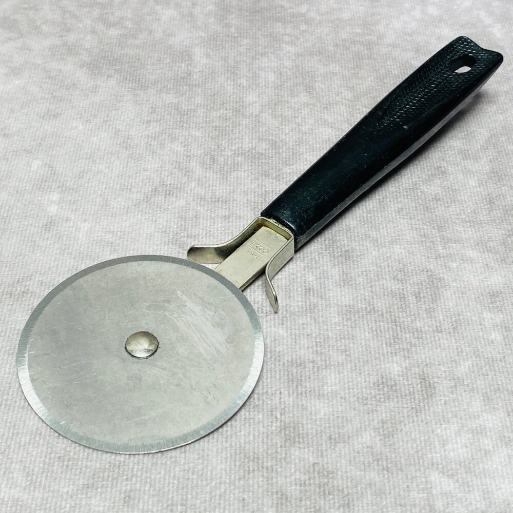Vintage EKCO USA Pizza Cutter 8" Stainless Steel Blade & Black Handle